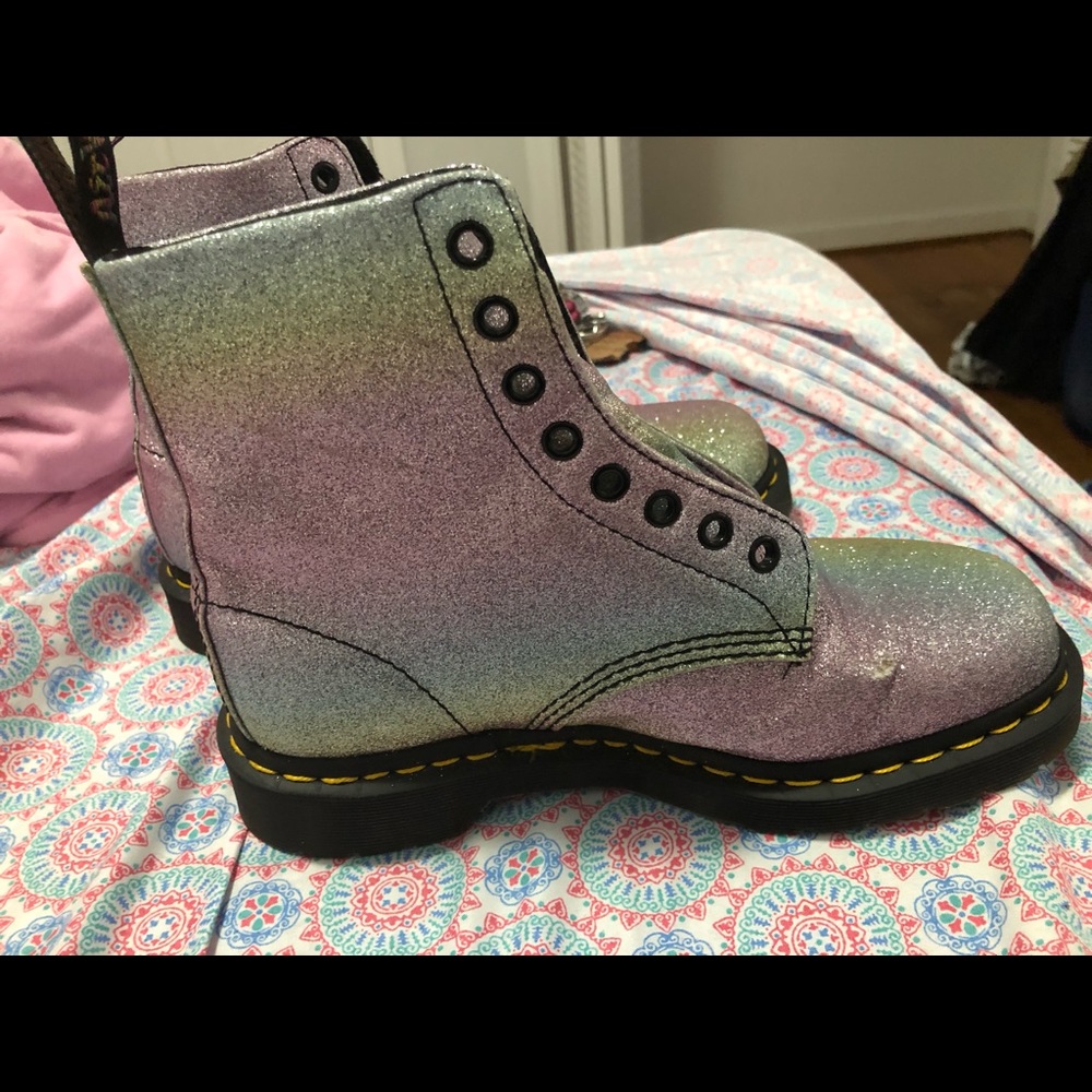 Doc Marten boots - Picture 2 of 5